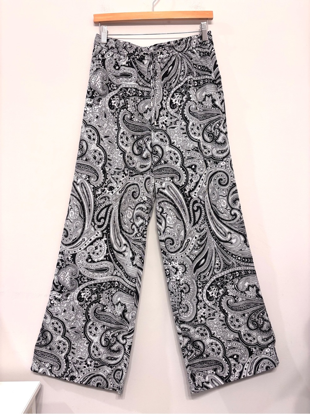 Michael Kors Wide Leg Palazzo Pants Paisley Black White Drawstring Womens 4 NWOT